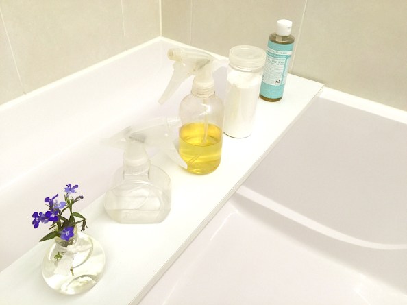 수많은 두피케어 제품과 샴푸, 린스를 물리치고 나의 욕실을 차지한 베이킹소다와 식초.