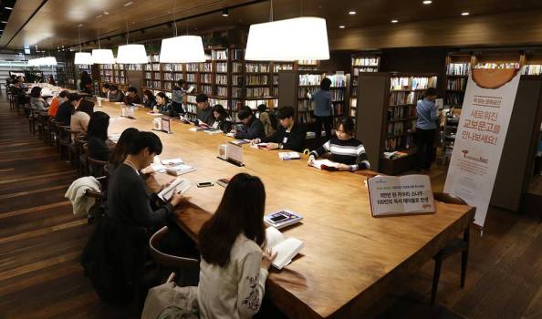 서점에 대한 경험이 바뀌고 있다. 전통 서점의 미래가 궁금하다. 이미지 출처: http://386dx.com/b/v/ddanzi/13948/6