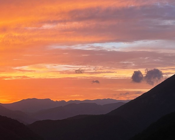 [짓는학교] 숲속 야외주방이 있는&nbsp;풍경